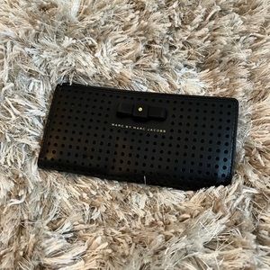 Marc jacob’s bow leather wallet good condition